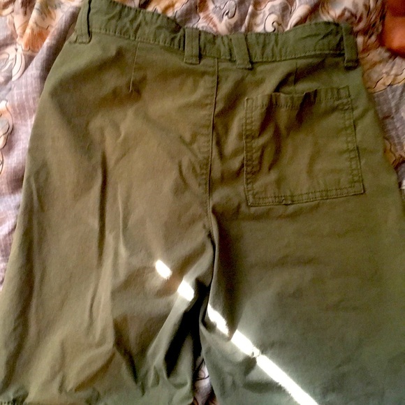 Shorts - Picture 3 of 3